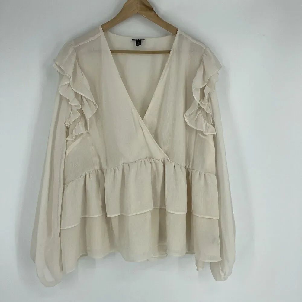 Torrid Blouse Size 4 Womens Ivory Chiffon Ruffled Surplice Crop Top Romantic